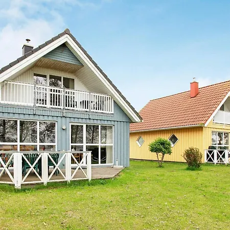 度假居 8 Person Holiday In